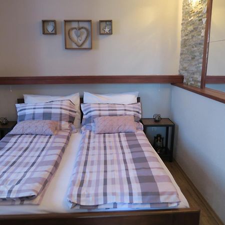 Apartments And Rooms Stefanac سلوني المظهر الخارجي الصورة