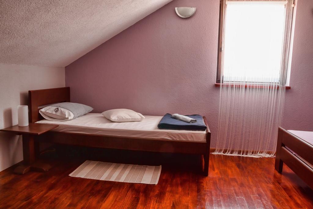 Apartments And Rooms Stefanac سلوني الغرفة الصورة