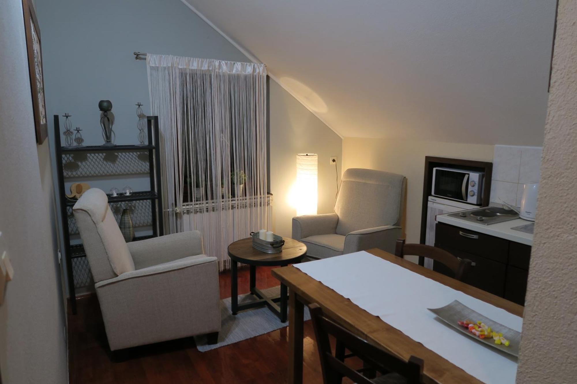 Apartments And Rooms Stefanac سلوني المظهر الخارجي الصورة