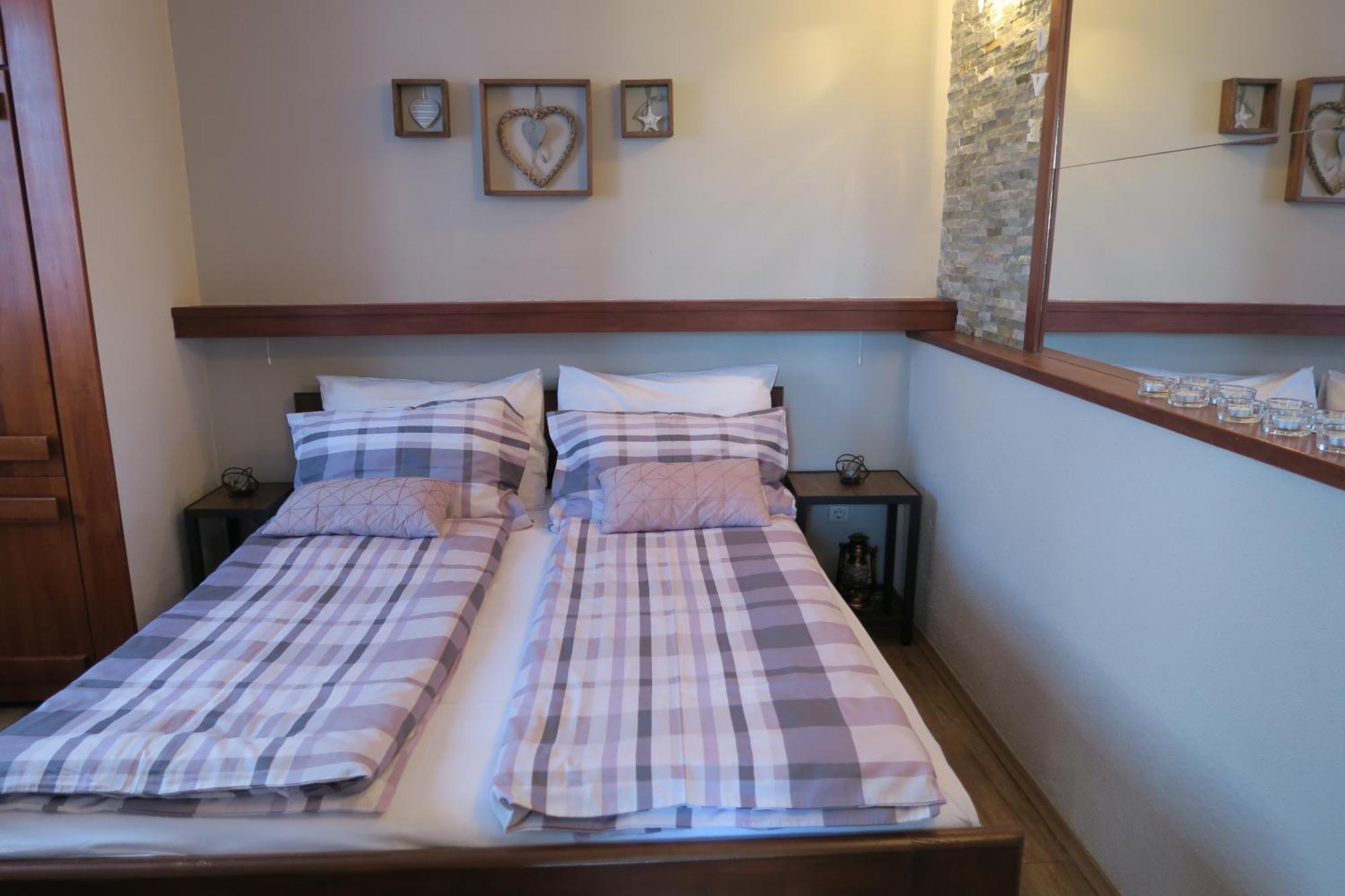 Apartments And Rooms Stefanac سلوني المظهر الخارجي الصورة