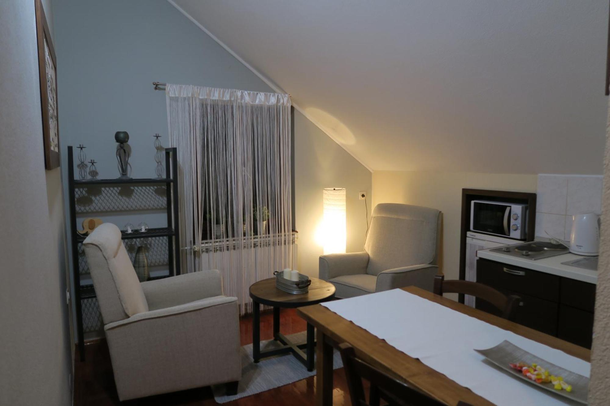 Apartments And Rooms Stefanac سلوني المظهر الخارجي الصورة