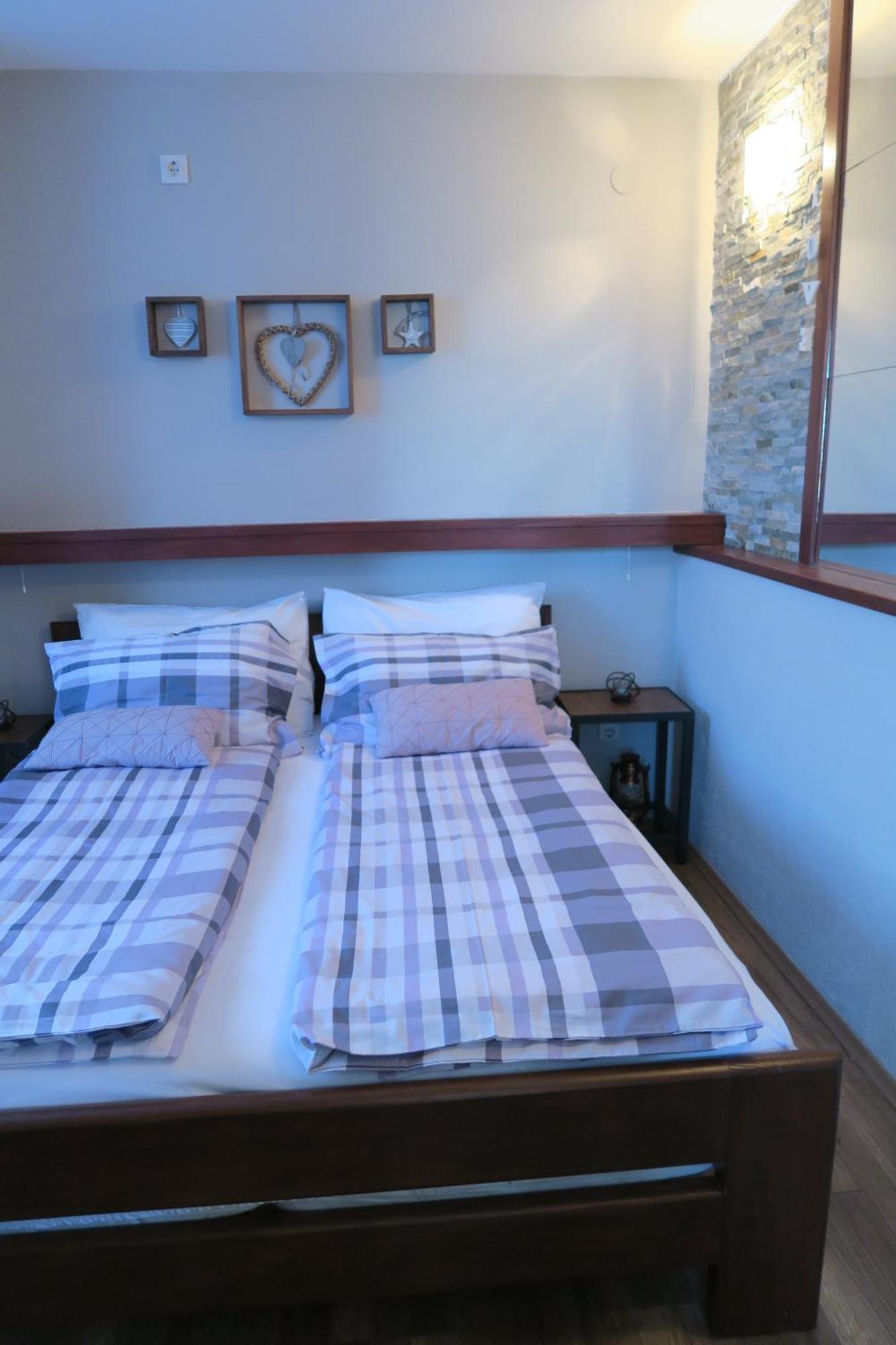 Apartments And Rooms Stefanac سلوني المظهر الخارجي الصورة