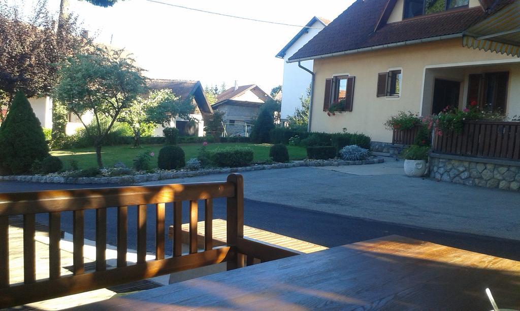 Apartments And Rooms Stefanac سلوني المظهر الخارجي الصورة