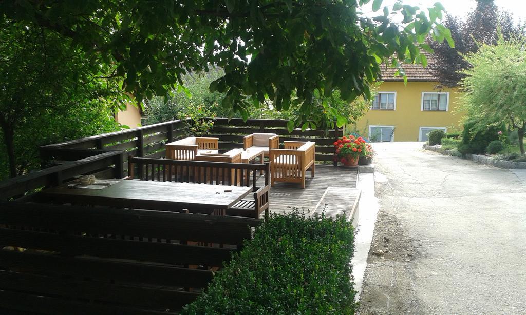 Apartments And Rooms Stefanac سلوني المظهر الخارجي الصورة