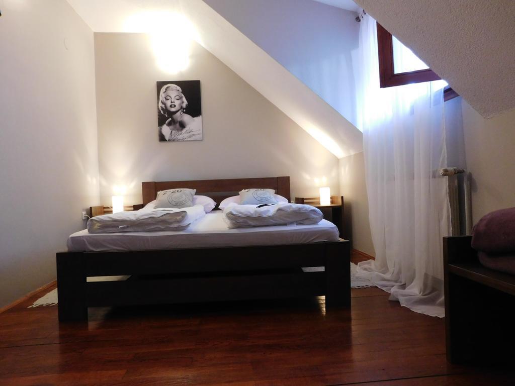 Apartments And Rooms Stefanac سلوني المظهر الخارجي الصورة