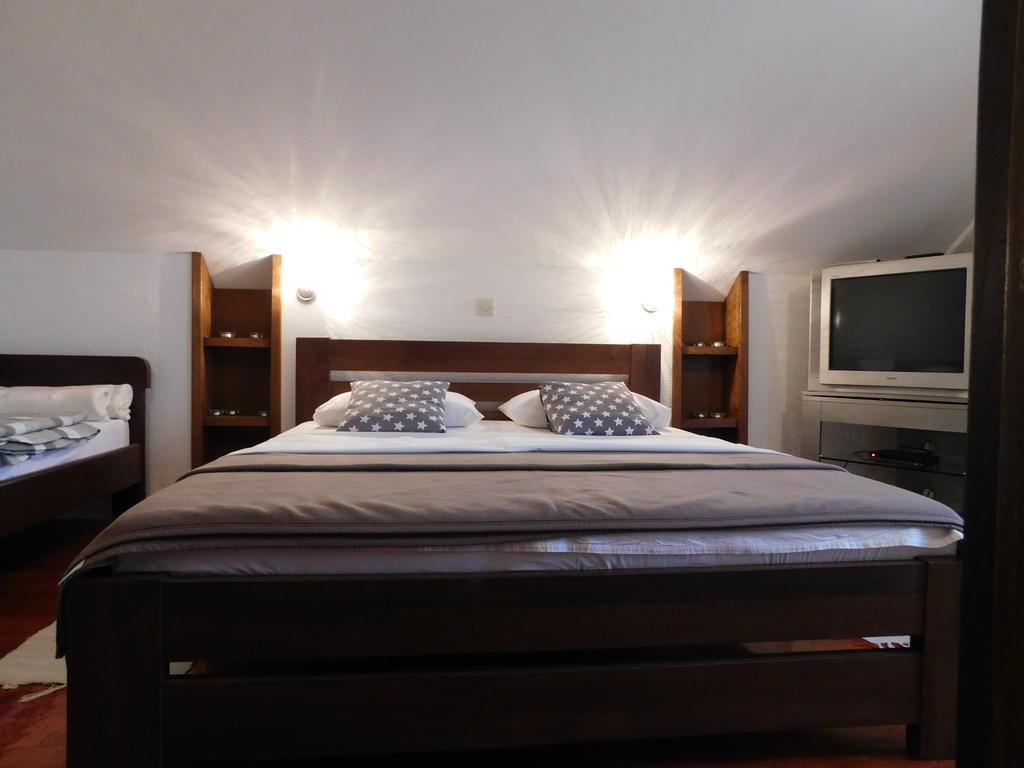 Apartments And Rooms Stefanac سلوني المظهر الخارجي الصورة