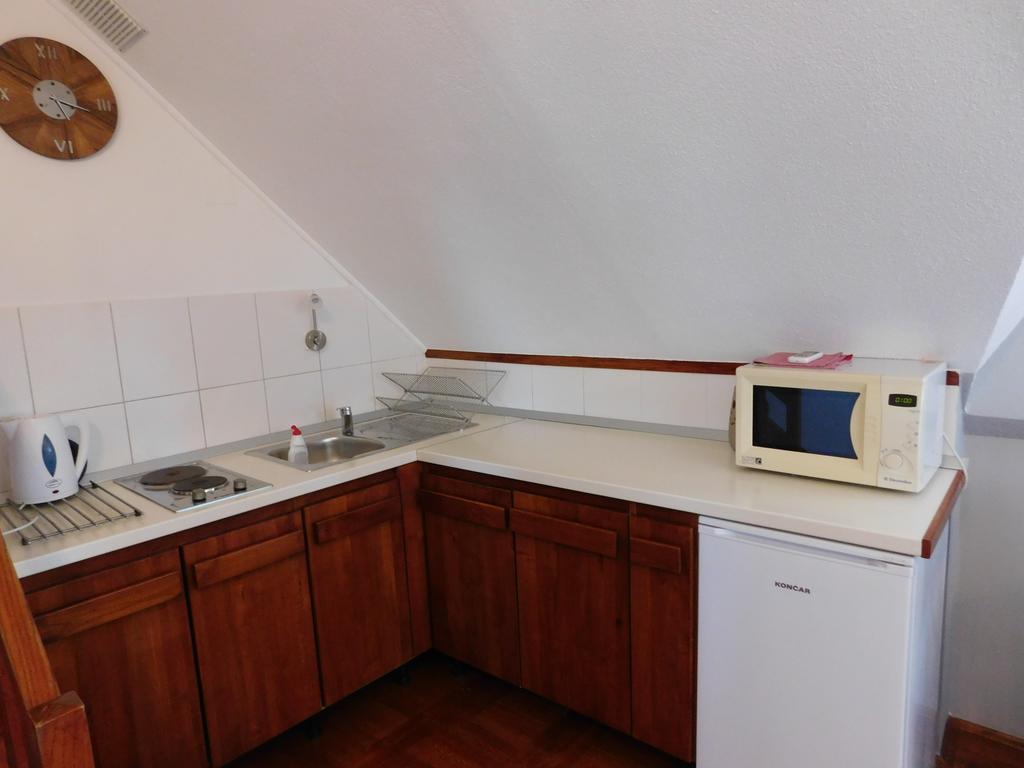 Apartments And Rooms Stefanac سلوني المظهر الخارجي الصورة