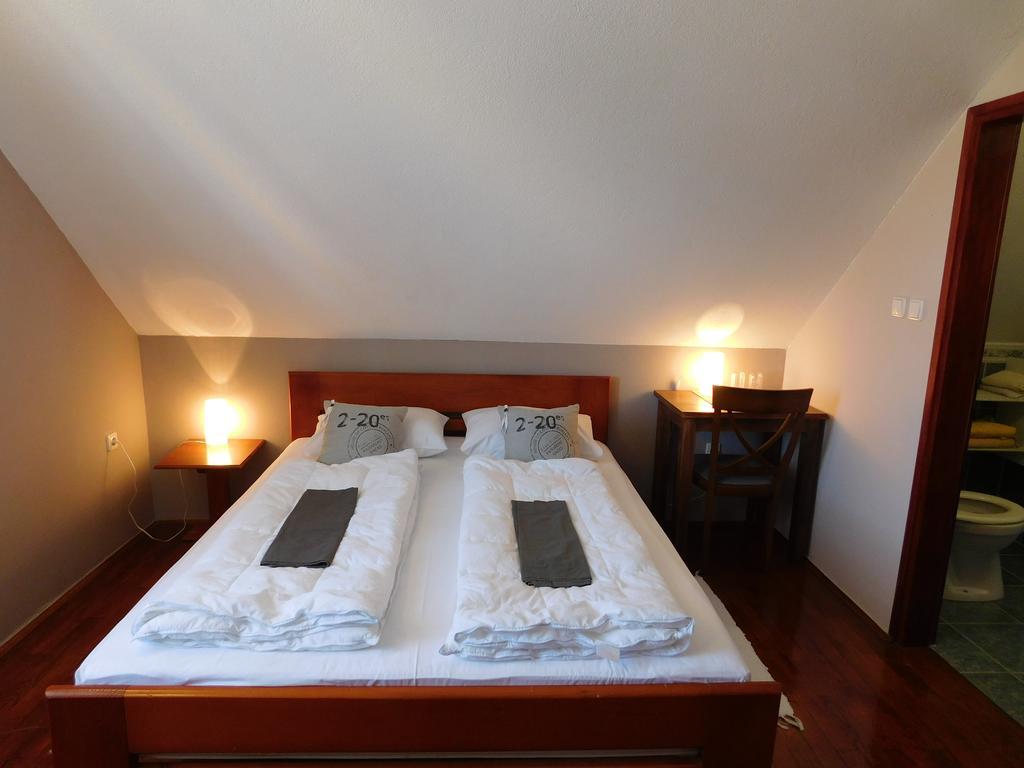 Apartments And Rooms Stefanac سلوني المظهر الخارجي الصورة