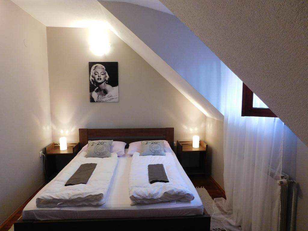 Apartments And Rooms Stefanac سلوني المظهر الخارجي الصورة