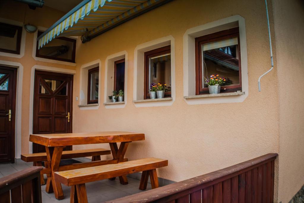Apartments And Rooms Stefanac سلوني الغرفة الصورة