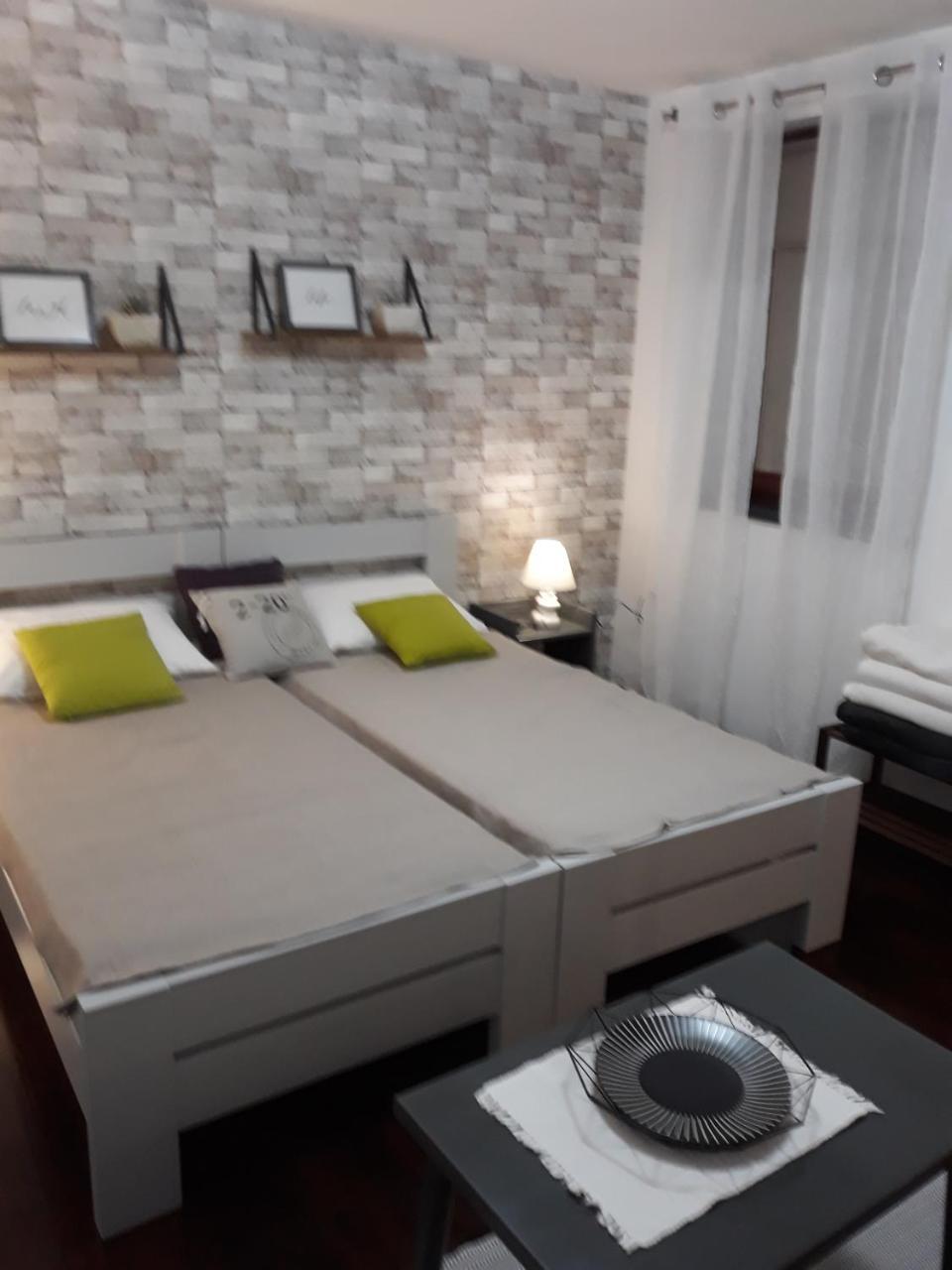 Apartments And Rooms Stefanac سلوني المظهر الخارجي الصورة